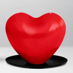 Bougie parfumée en forme de coeur rouge