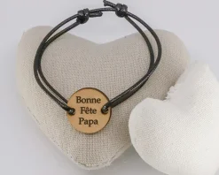 Bracelet cordon avec médaille personnalisée en bois