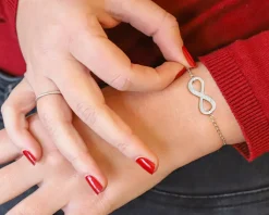 Bracelet infini personnalisé pour Femme - Prénom