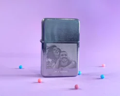 Briquet Gravé Photo