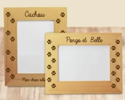 Cadre en bois gravé empreintes chien