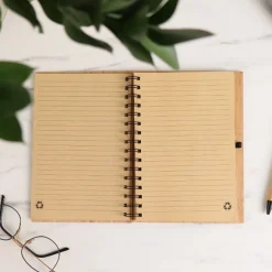 Cahier en bois personnalisé - Merci Maîtresse, Maître et ATSEM