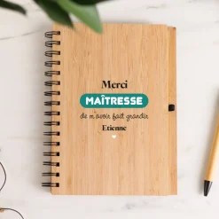 Cahier en bois personnalisé - L'Ecole est Finie