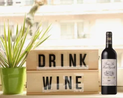 Caisse à vin personnalisable avec lettres et émoticônes