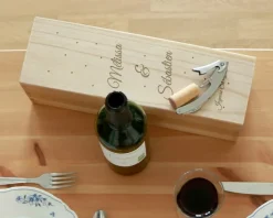 Caisse à vin personnalisée en bois - Prénoms couple