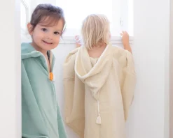 Cape de bain personnalisée brodée - Pingouin Vert