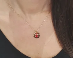 Collier personnalisé plaqué Or 18 carats - Pompon rouge ou bleu