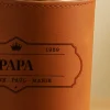 Gourde en cuir personnalisée - Établi depuis