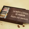 Grand coffret d'épices gravé Message - 36 épices du monde