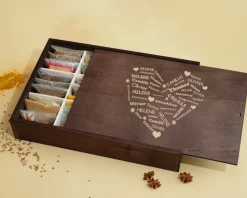 Grand coffret d'épices gravé Coeur Famille - 36 épices du monde