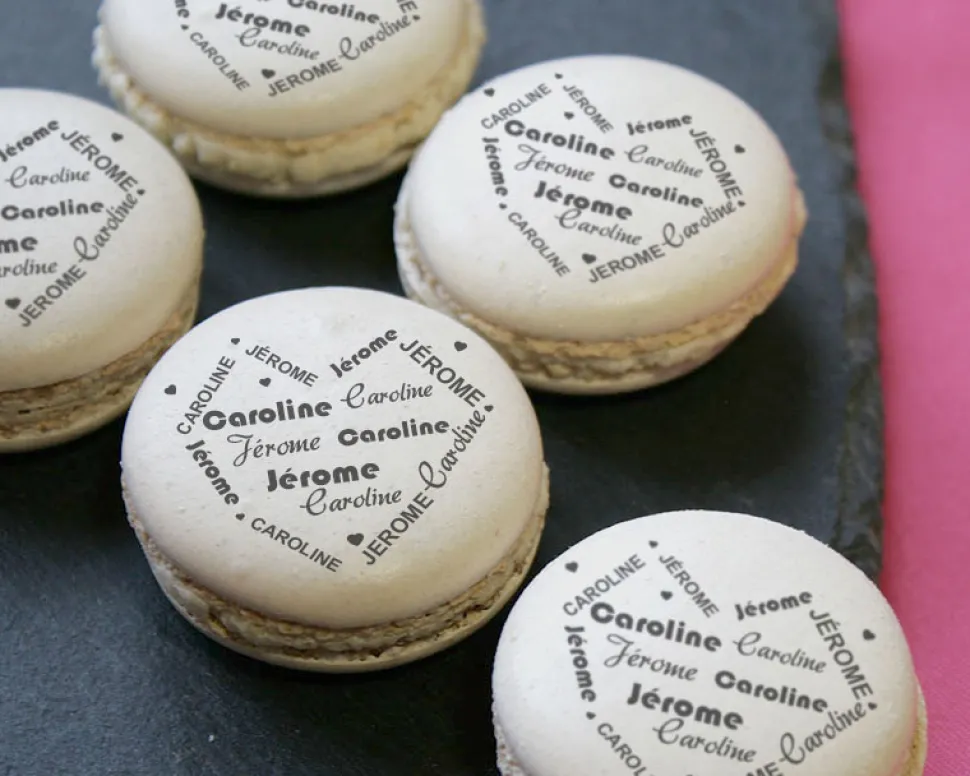 Macarons coeur prénoms Couple