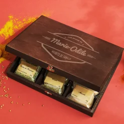 Petit coffret d'épices gravé « Les épices de » - 9 épices du monde