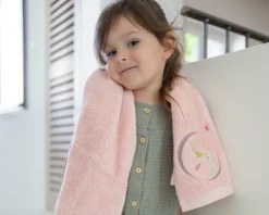 Serviette personnalisée brodée pour enfant - Lapin Poudre