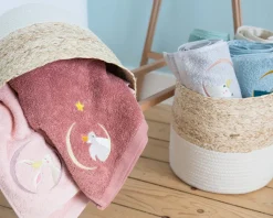 Serviette personnalisée brodée pour enfant - Lapin Poudre